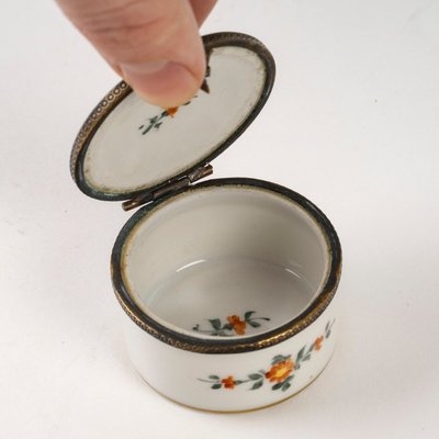 A Small Porcelain Pill Box, 20th Century