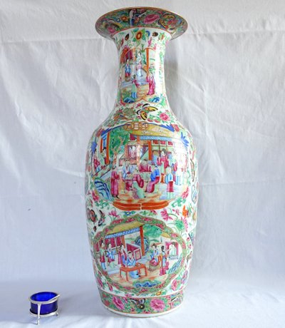 Very large polychrome and gilded Canton porcelain vase - China, 19th century - 65cm