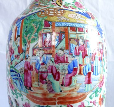 Very large polychrome and gilded Canton porcelain vase - China, 19th century - 65cm