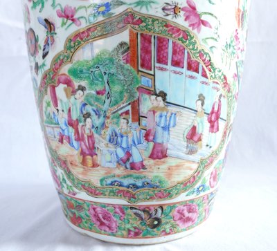 Very large polychrome and gilded Canton porcelain vase - China, 19th century - 65cm