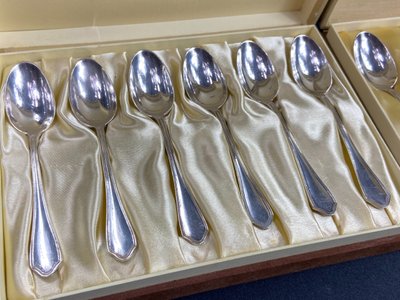 Complete set of 12 Louis XV style silver plated moka spoons signed Hermès