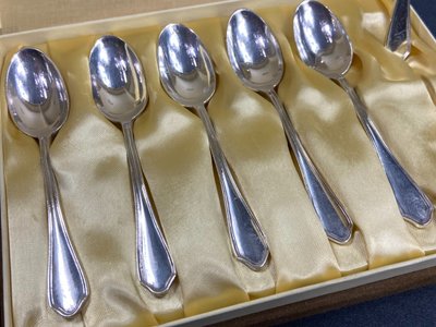 Complete set of 12 Louis XV style silver plated moka spoons signed Hermès