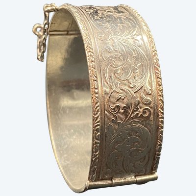 Large bracelet in sterling silver with foliate scroll decoration