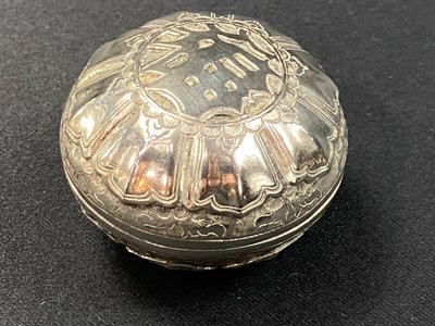 Solid silver opium box China 19th century