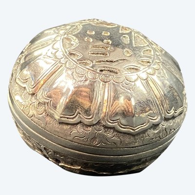 Solid silver opium box China 19th century