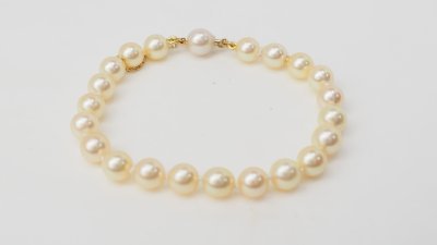 Yellow Gold And Cultured Pearl Bracelet