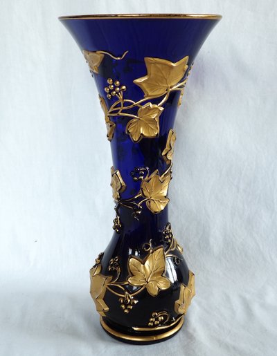 Large Baccarat crystal vase in cobalt blue, gilded ivy garland design