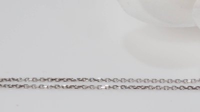 Pendant necklace in white gold, sapphire and diamonds