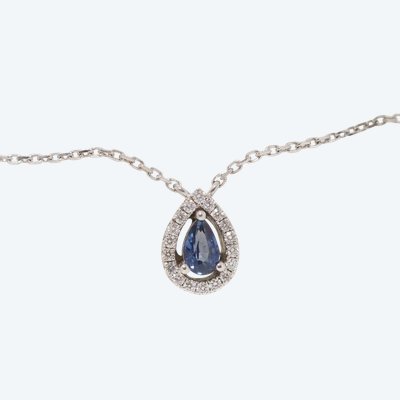 Pendant necklace in white gold, sapphire and diamonds