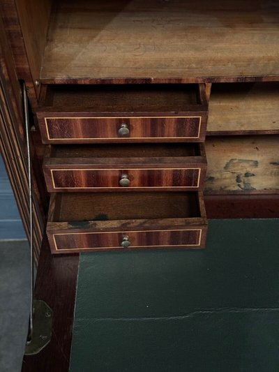 Louis XVI period desk in monogram marquetry and white marble