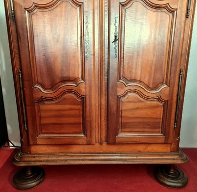 Armoire Bourguignonne Louis XIII period In Solid Walnut