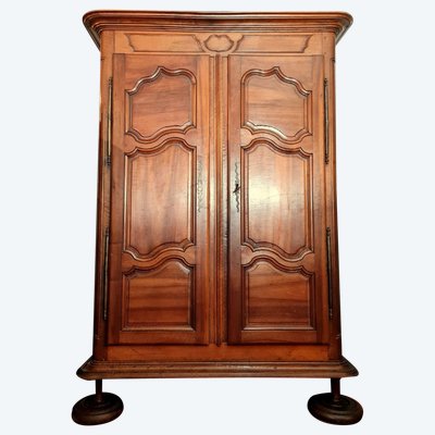 Armoire Bourguignonne Louis XIII period In Solid Walnut