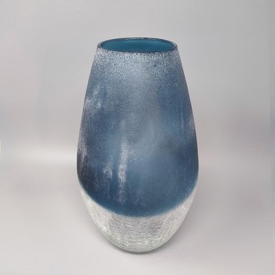 Vase bleu étonnant des années 1970 par Arte Vetro en verre dépoli. Fabriqué en Italie