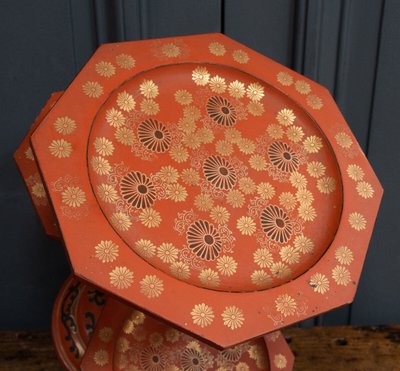 1900 China red lacquer plant stand with gold highlights