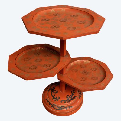 1900 China red lacquer plant stand with gold highlights