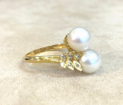 toi et moi pearls ring