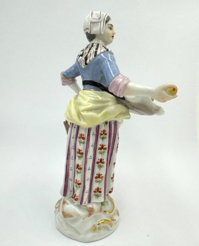 Meissen - Les Cris De Paris, Vendeuse De Fruits