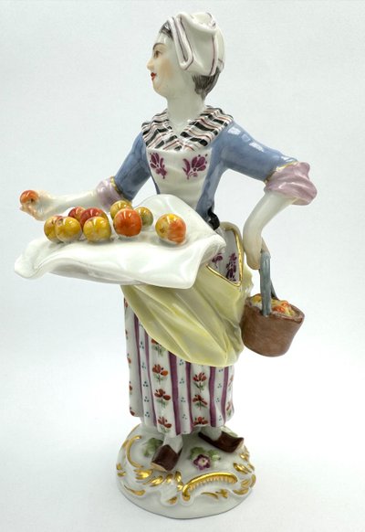 Meissen - Les Cris De Paris, Vendeuse De Fruits