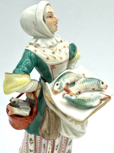 Meissen - Les Cris De Paris, Vendeuse De Poisson (Fischverkäuferin)