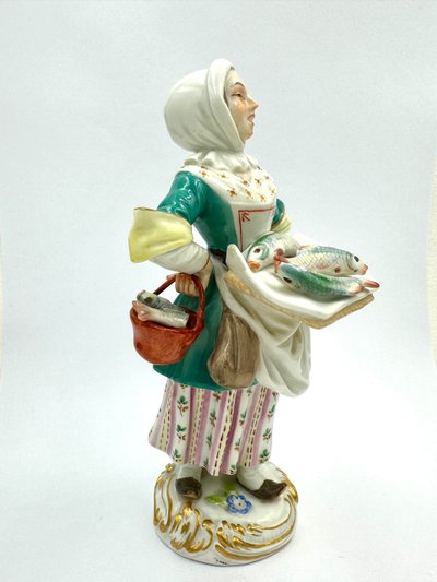 Meissen - Les Cris De Paris, Vendeuse De Poisson (Fischverkäuferin)