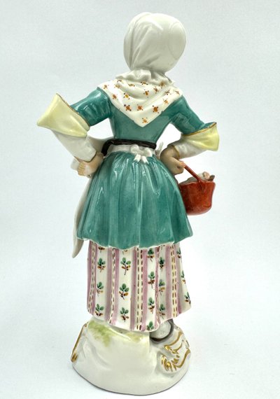 Meissen - Les Cris De Paris, Vendeuse De Poisson (Fischverkäuferin)