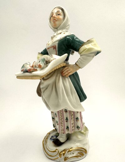 Meissen - Les Cris De Paris, Vendeuse De Poisson (Fischverkäuferin)