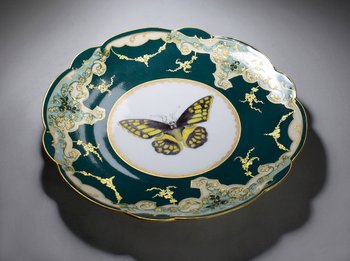 Belle Assiette En Porcelaine De Limoges.fin 19ème