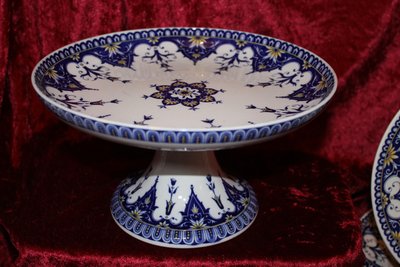 Sarreguemines earthenware dinner service, Cluny décor, 19th century, 67 pieces