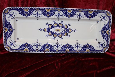 Sarreguemines earthenware dinner service, Cluny décor, 19th century, 67 pieces