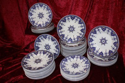 Sarreguemines earthenware dinner service, Cluny décor, 19th century, 67 pieces