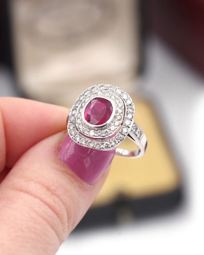 Ruby And Diamond Ring In 18k White Gold, Brilliant Cut Diamonds, 0.84 Ct Ruby