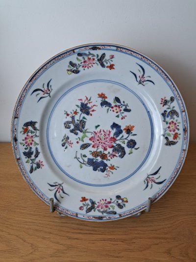 Plate from the East India Company, Famille Rose, Porcelain, 18th century.