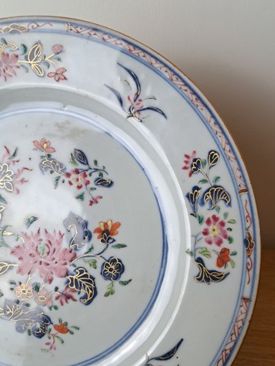 Plate from the East India Company, Famille Rose, Porcelain, 18th century.