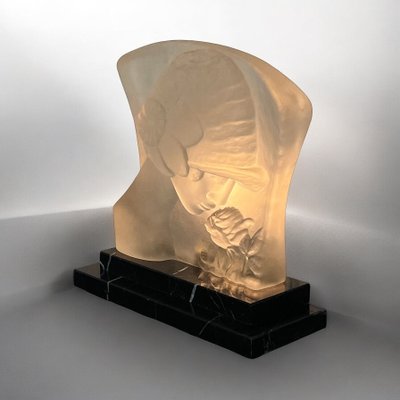 LAMPE ÉPOQUE ART DÉCO EN PÂTE DE VERRE SUR SOCLE EN MARBRE " VISAGE DE FEMME "