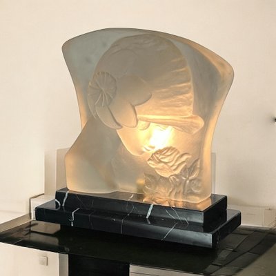 LAMPE ÉPOQUE ART DÉCO EN PÂTE DE VERRE SUR SOCLE EN MARBRE " VISAGE DE FEMME "