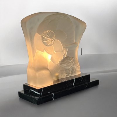 LAMPE ÉPOQUE ART DÉCO EN PÂTE DE VERRE SUR SOCLE EN MARBRE " VISAGE DE FEMME "