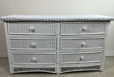 Curved chest of drawers in white woven rattan 1980's