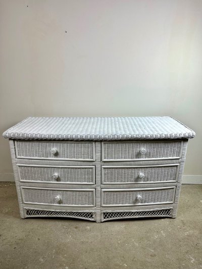 Curved chest of drawers in white woven rattan 1980's