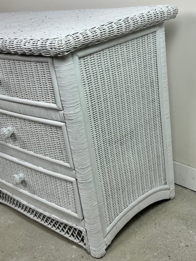 Curved chest of drawers in white woven rattan 1980's