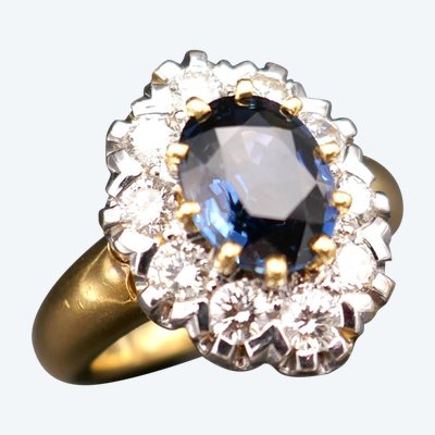 1.95 Carat Sapphire and 1 Carat Diamond Ring, 18K Yellow Gold.