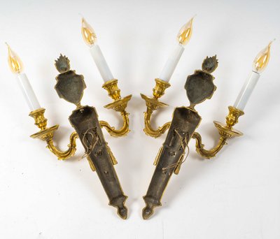 Paire d’Appliques en Bronze Ciselé et Doré à Deux Bras de Lumières d’Époque Louis XVI vers 1780-1790