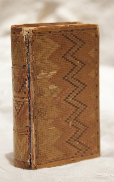 Straw marquetry box imitation romantic book print 18th century