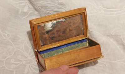 Straw marquetry box imitation romantic book print 18th century