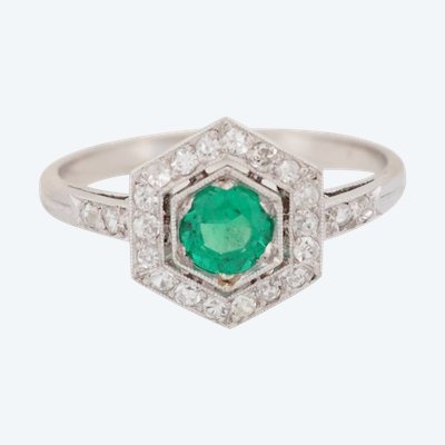 Hexagonal ring in platinum, emerald and diamonds