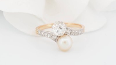 Toi et Moi ring in 18kt two-tone gold, diamonds and cultured pearl