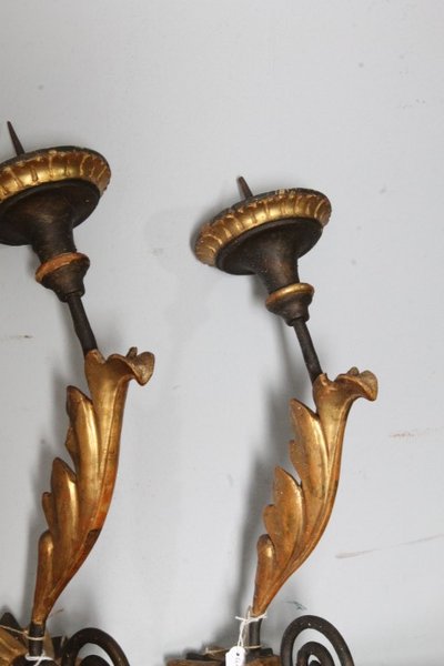 Antique pair of 18th century antique arms in painted, gilded and lacquered wood. Candelabra appliques