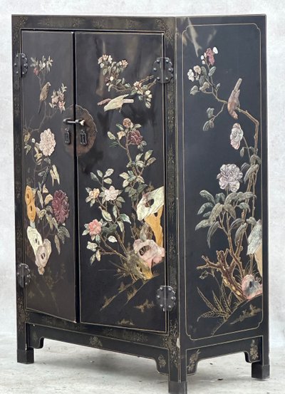 Chinese cabinet