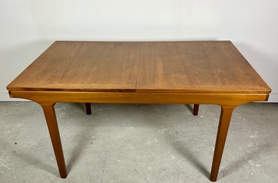 Scandinavian style extendable teak table by Nathan furniture 1960