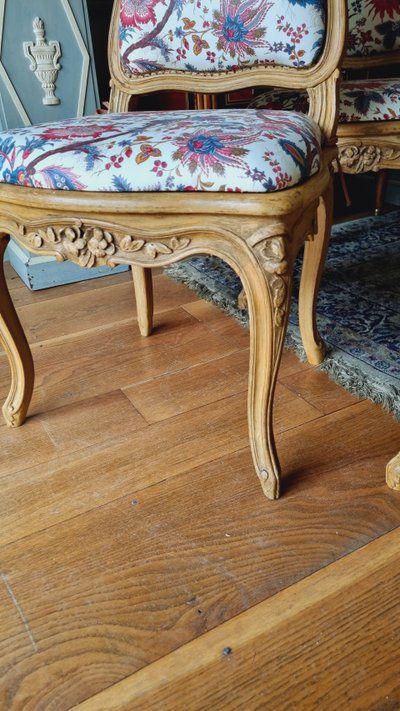 4 Louis XV style chairs in painted wood and upholstered cushions.