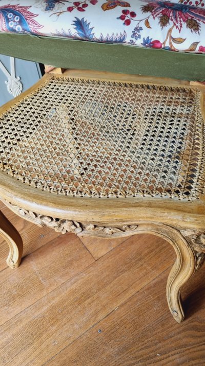 4 Louis XV style chairs in painted wood and upholstered cushions.